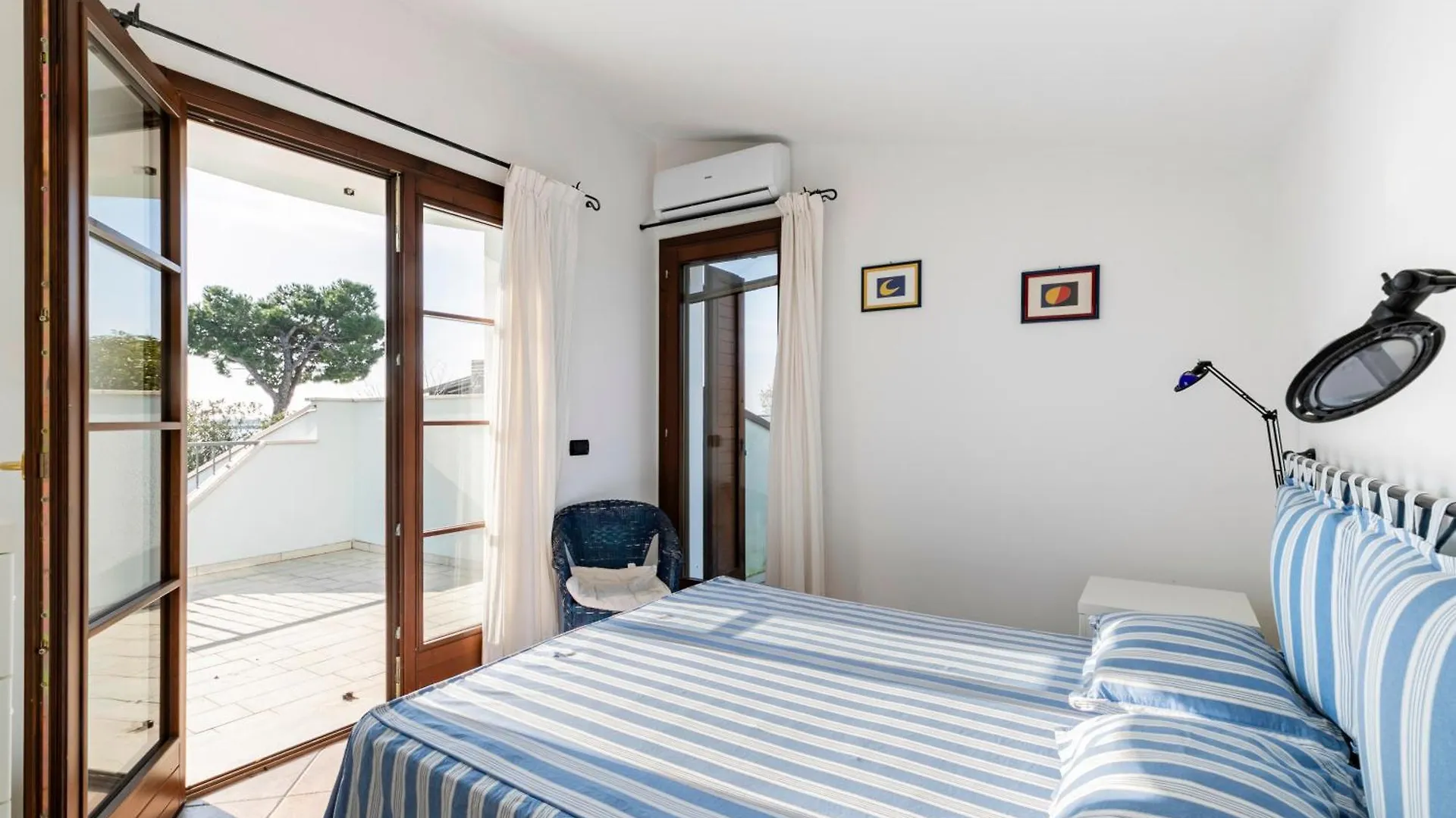 Serene Pool Villa On The Lagoon Albarella Island