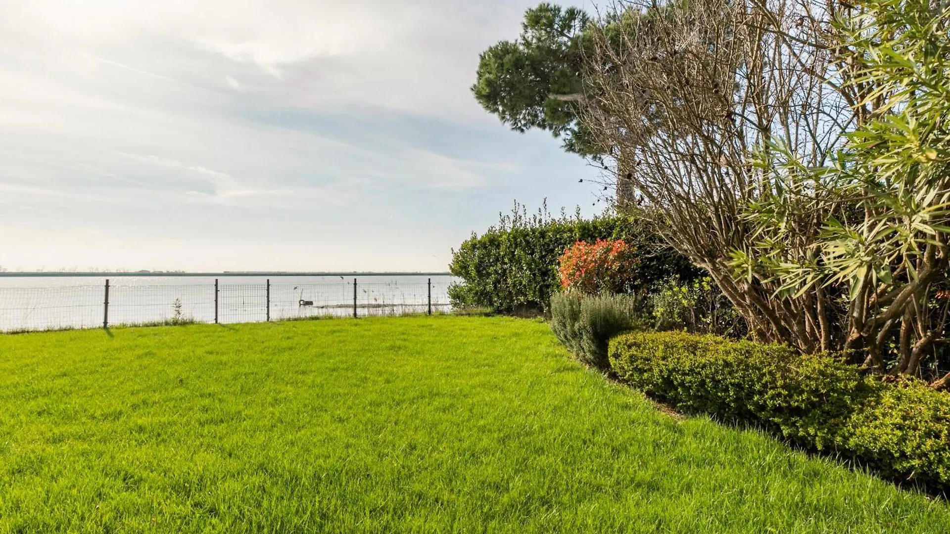 Serene Pool Villa On The Lagoon Albarella Island